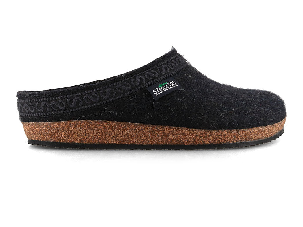 Stegmann Original 108 Wool Clogs, Graphite, side view