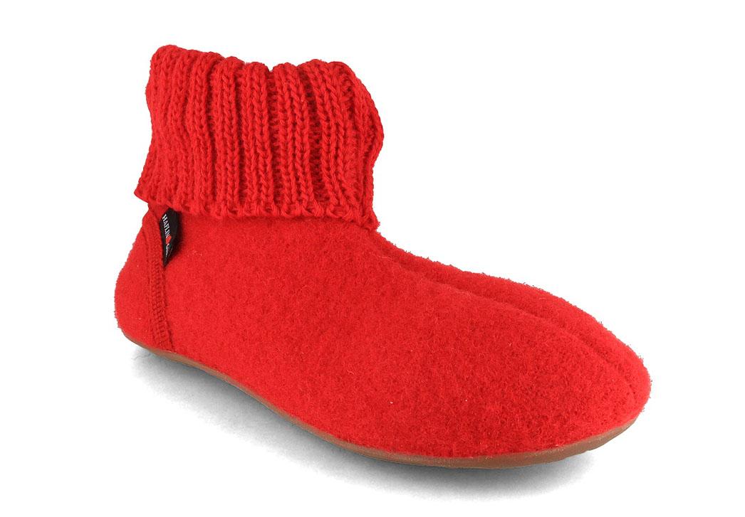 HAFLINGER Everest Karlo Wool Slipper Boots in Ruby, wool felt, front three-quarter view, ruby colorway