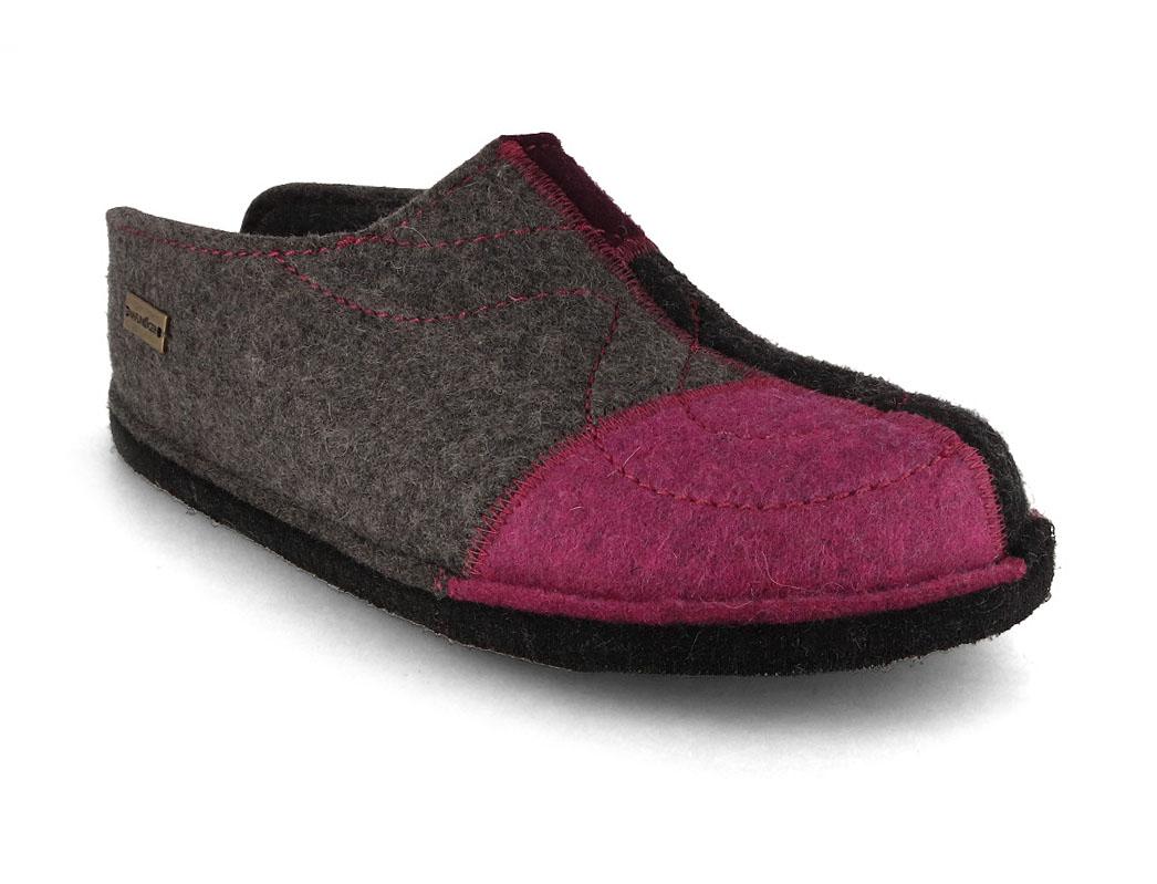 HAFLINGER Flair Puzzle anthracite and magenta wool felt slipper, close-up three-quarter view