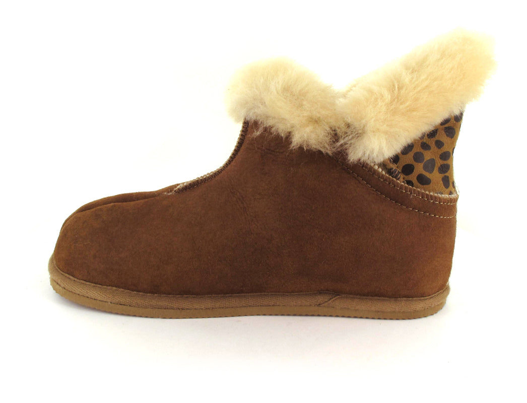 1 SHEPHERD-Slipper-Boot--Bella-Antique-CognacLeo #farbe_Brown