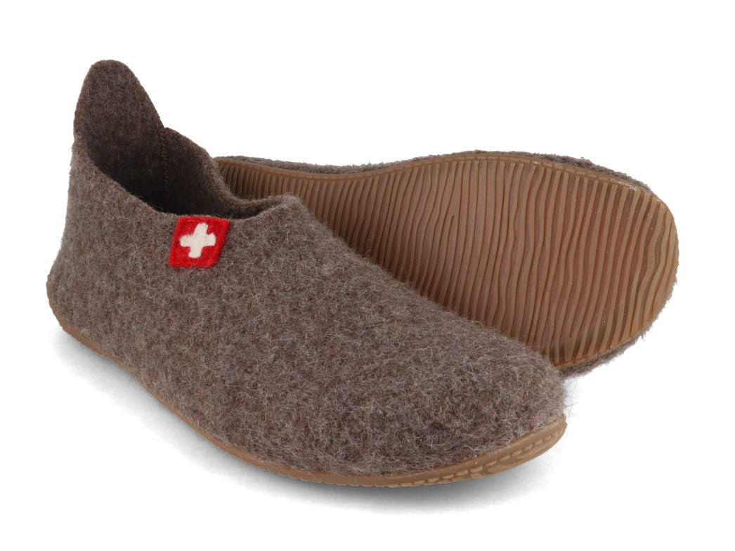 1 Living-Kitzbhel-Women-Slippers-Swiss-Cross-light-brown #farbe_Brown