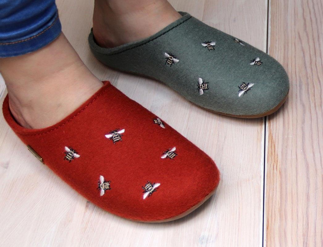 1 HAFLINGER-Slipper--Everest-Api-Kiwi #farbe_Green