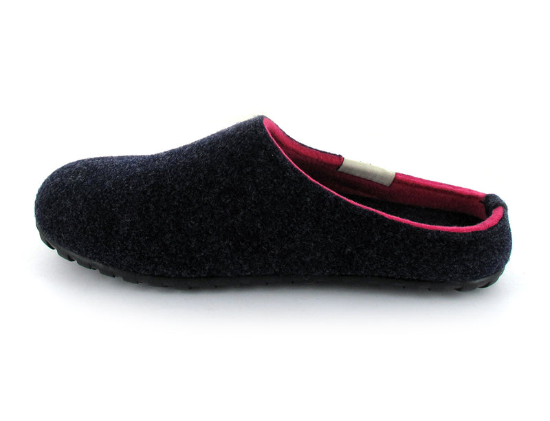 1 GUMBIES--Outback-Slipper-NavyPink