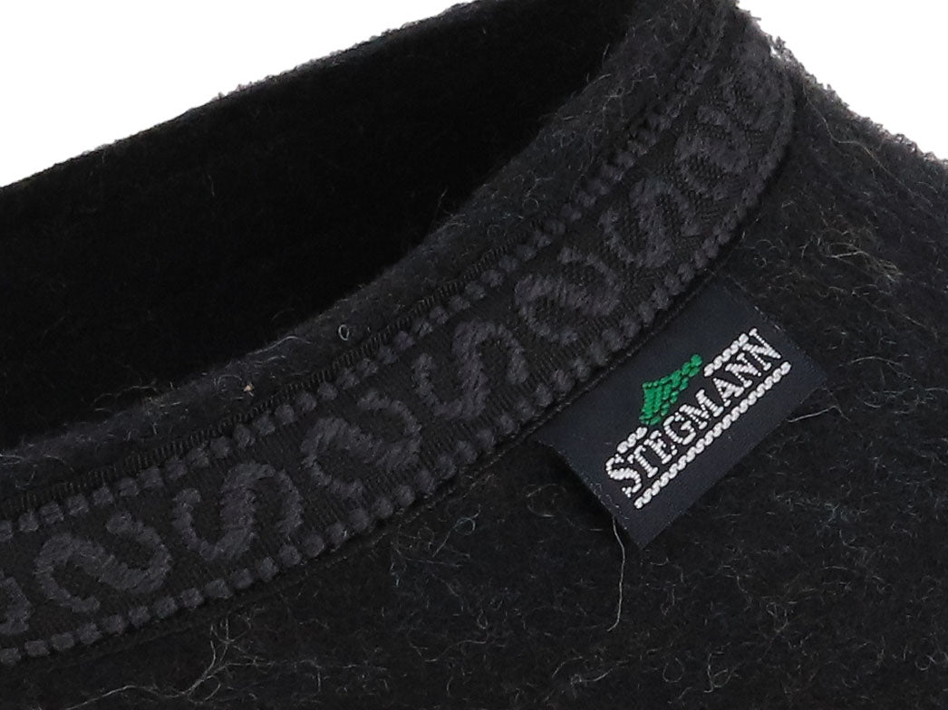 Stegmann Original 108 Wool Clogs, Graphite, wool felt and trim detail