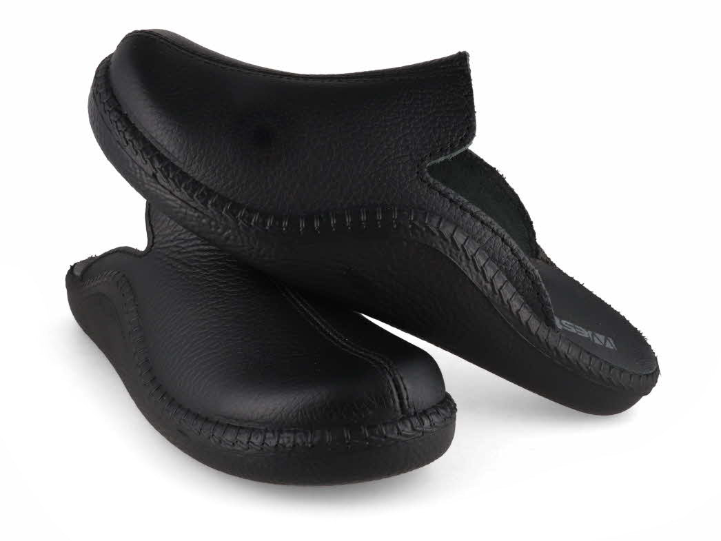 Pair of Josef Seibel Monaco 202 G black leather men's slippers
