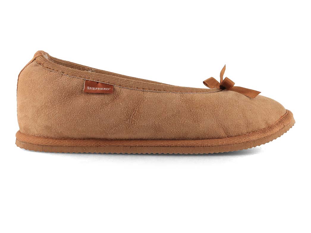 SHEPHERD Women Lambskin Ballerinas 'Stacy' in chestnut, outer side profile