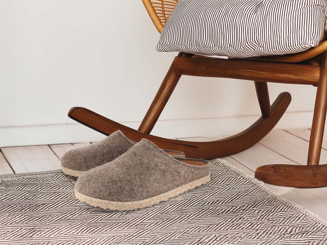 1 HAFLINGER-Women-Men-Felt-Slippers-Manhattan-turf #farbe_Beige