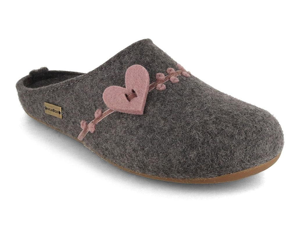 HAFLINGER Everest Coeur anthracite showing an anthracite closed-back upper with a pink heart applique
