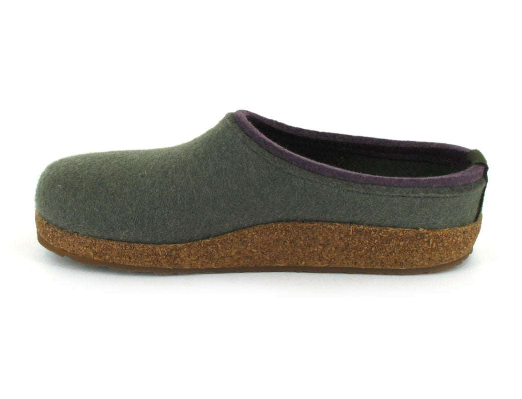 HAFLINGER Grizzly Kris wool felt clog in kiwi, side view