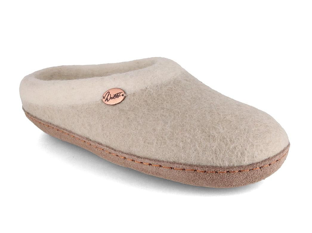 WoolFit Sherpa showing a beige hand-felted open-back upper with a flexible leather sole