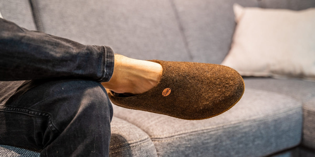 Update more than 182 best slippers for jeans