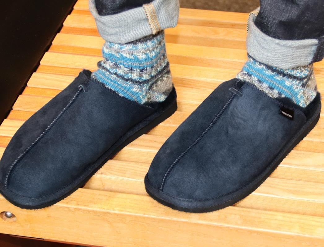 1 SHEPHERD-Mens-Sheepskin-Slippers--Hugo-Dark-Navy #farbe_Blue