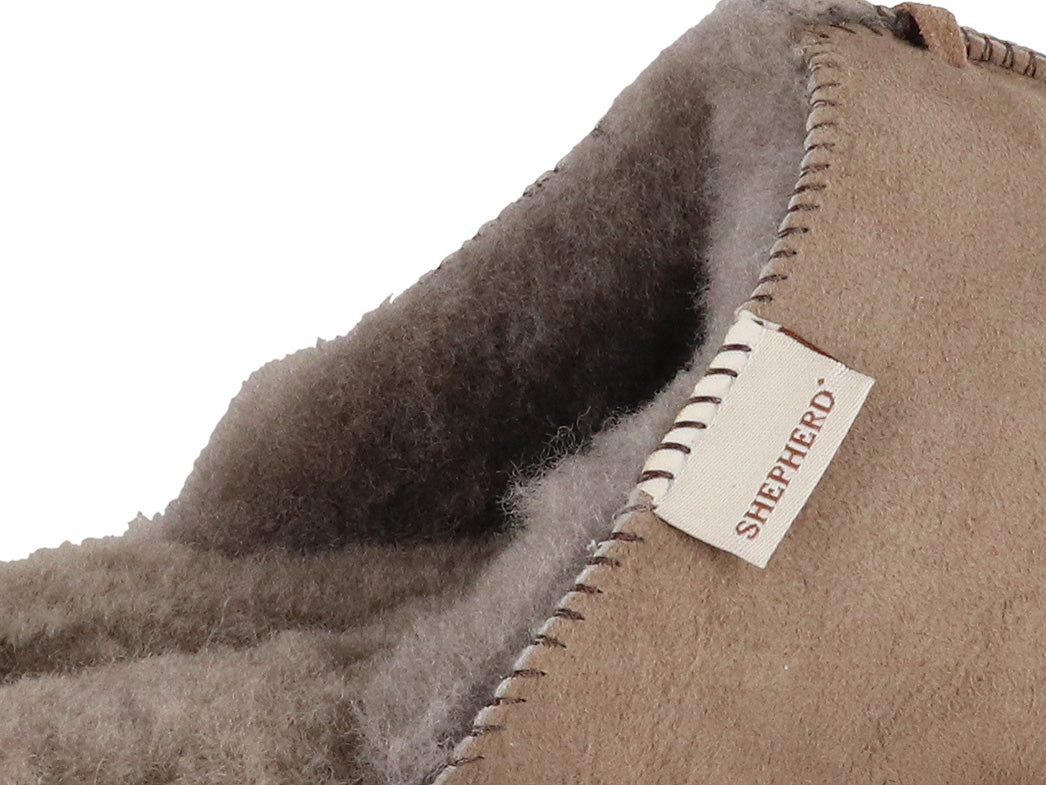 1 SHEPHERD-Men-Lambskin-Slippers-Hugo-stone #farbe_Beige