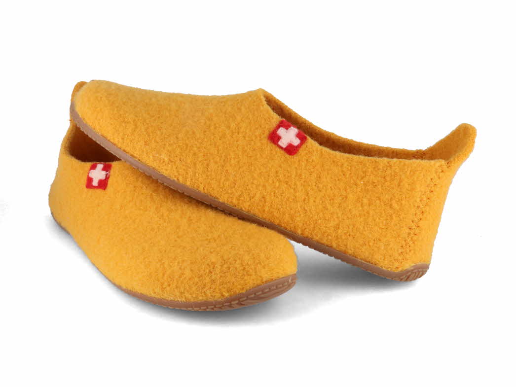 1 Living-Kitzbuehel-Women-Slippers-Swiss-Cross-inca-gold #farbe_Yellow