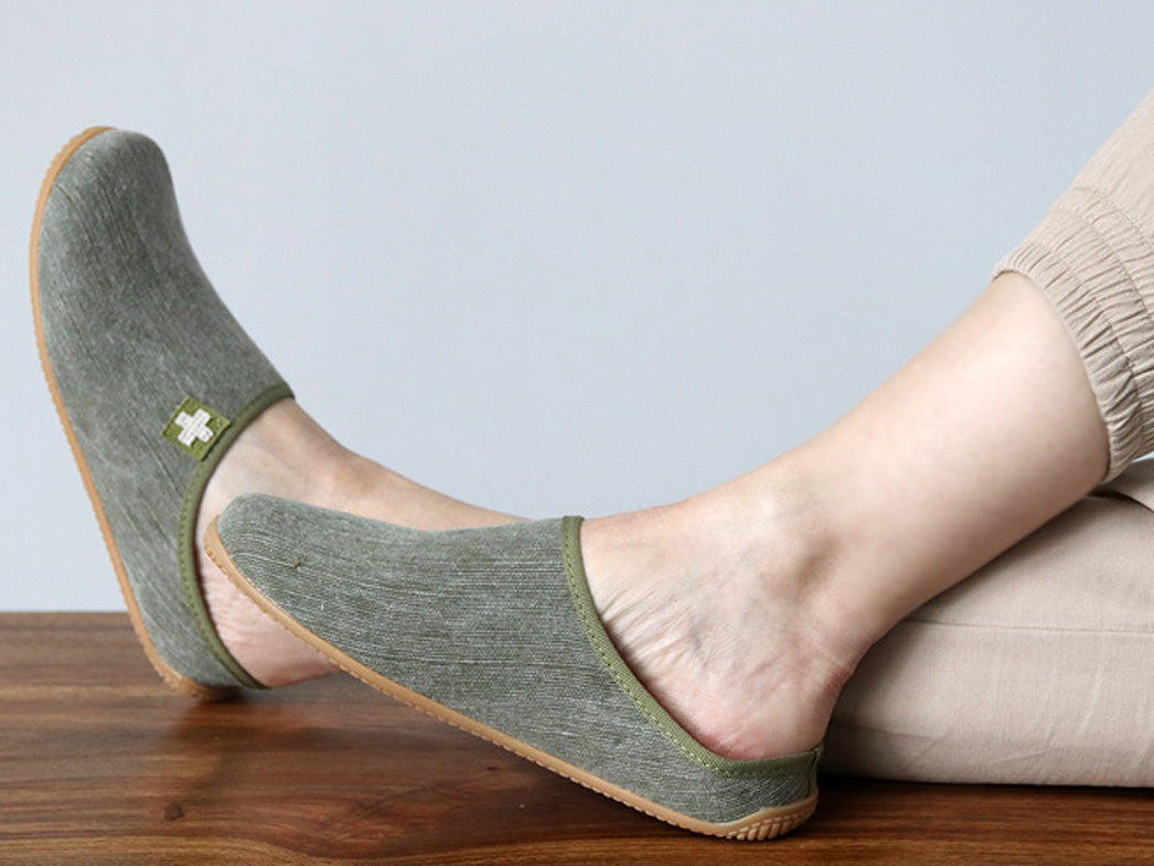 1 Living-Kitzbuehel-Slipper--Swiss-Cross-Khaki #farbe_Green