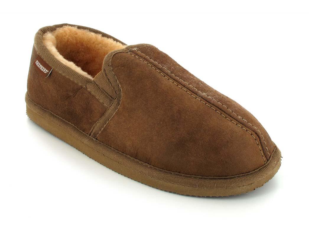 shepherd-men's-closed-heel-shearling-slipper-bosse #color_cognac