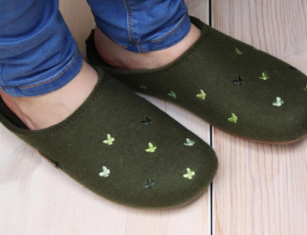 1 HAFLINGER-Slipper--Everest-Farfalline-Yew #farbe_Green