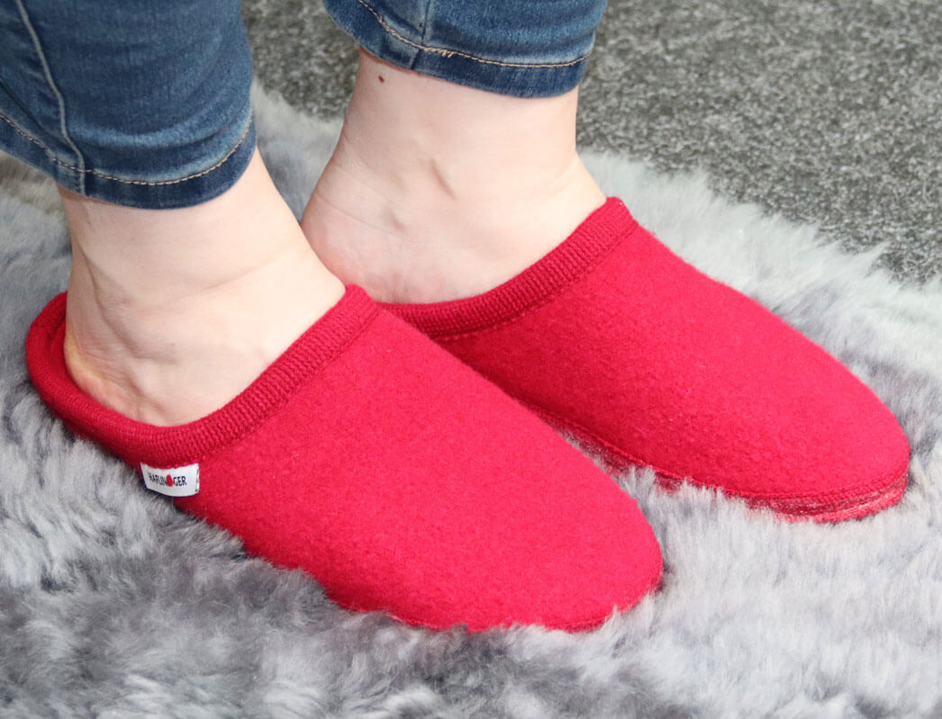 1 HAFLINGER-Slipper--CashmereWalk-Brick-Red #farbe_Red