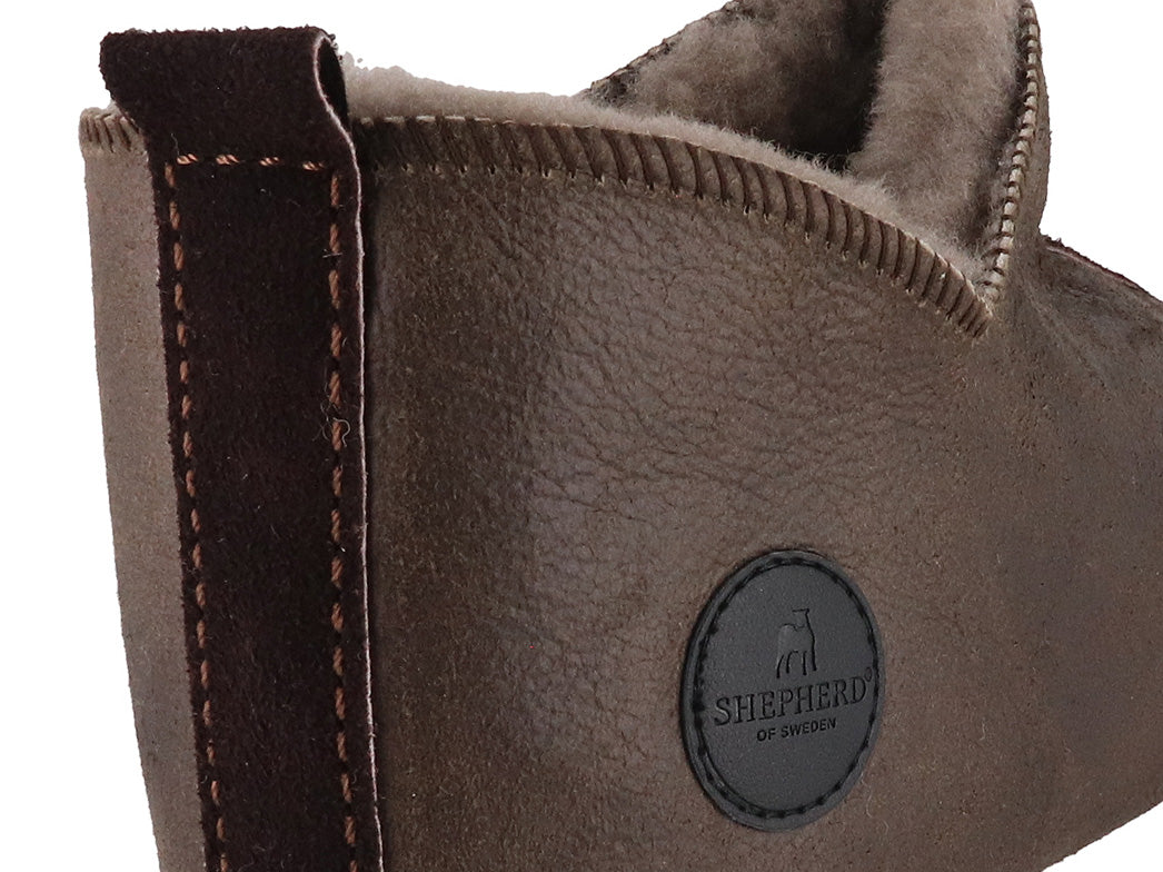 1 SHEPHERD-Men-Lambskin-Slipper-Boots-Henrik-stone-oiled-antique #farbe_Brown