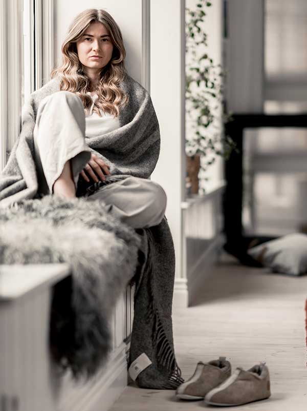 1 SHEPHERD-Womens-Sheepskin-Slippers--Lina-Stone #farbe_Beige