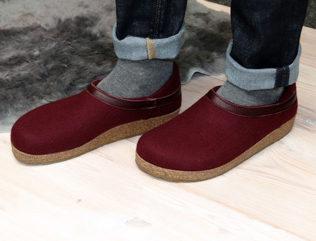 1 HAFLINGER-GZ-Buffalo-Slippers-with-Arch-Support-bordeaux #farbe_Red