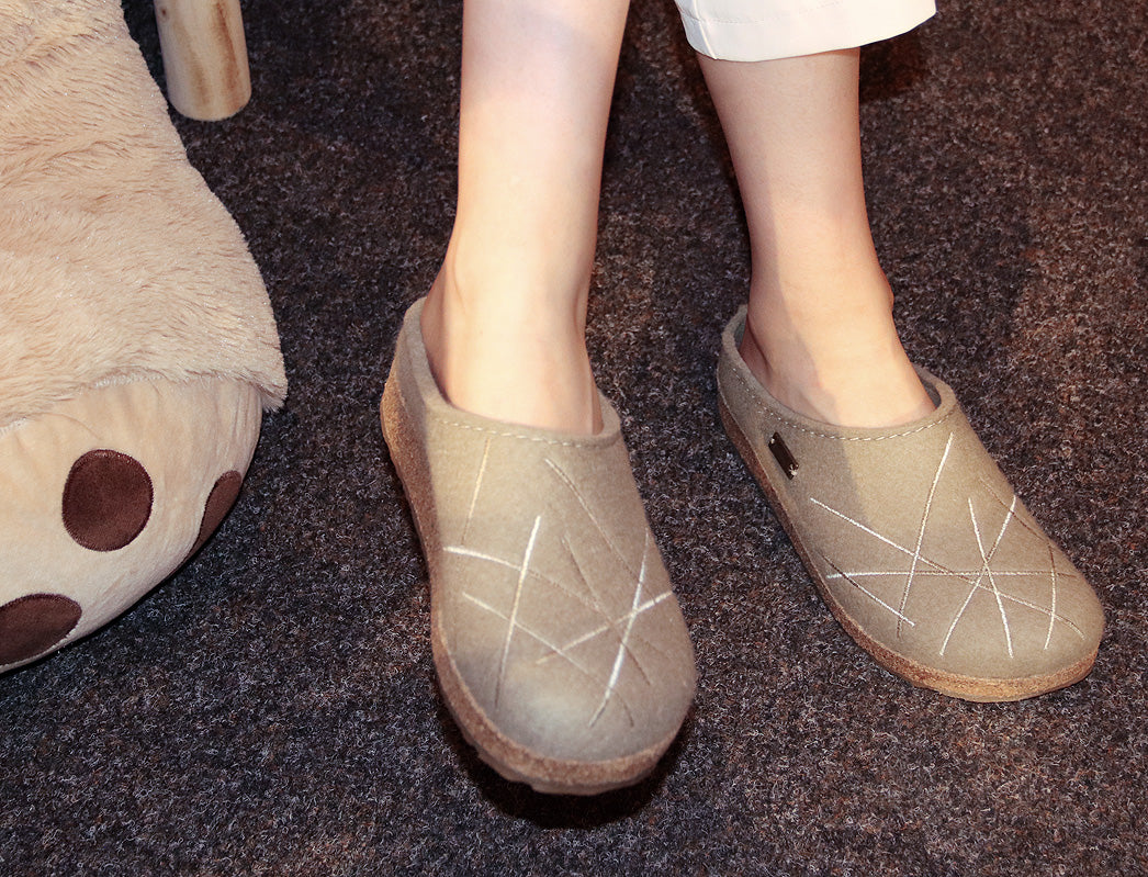 1 HAFLINGER-Women-Felt-Clogs-Grizzly-Mikado-sahara #farbe_Green