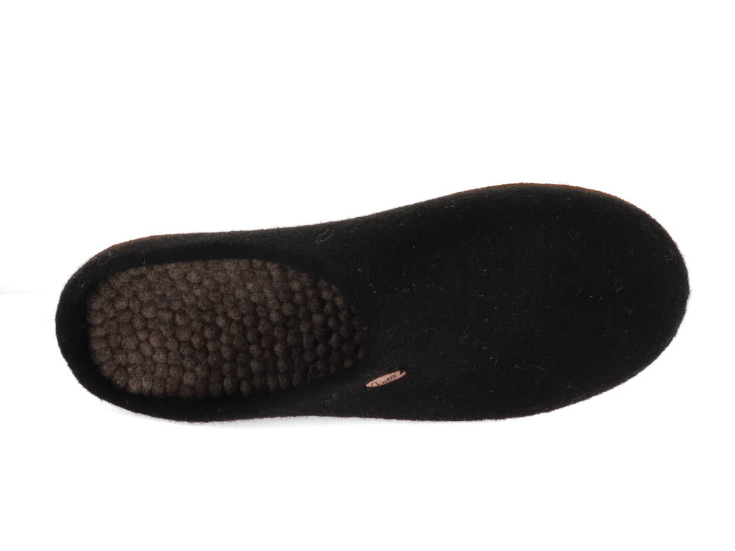 WoolFit FeelGood natural footbed inside a black felt slipper