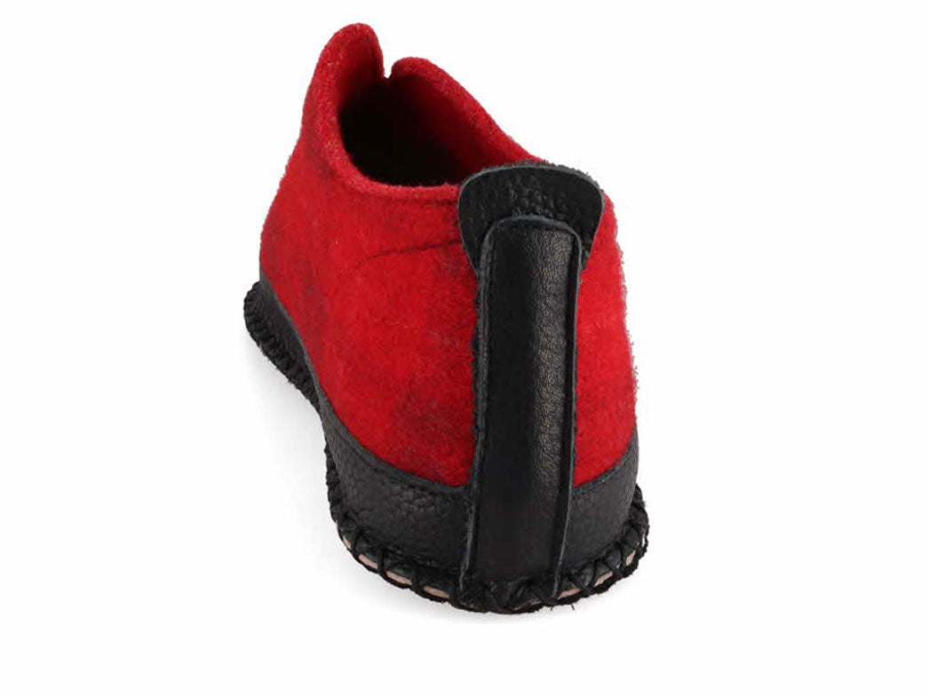 Tuffeln Urig red women's slipper, rear view