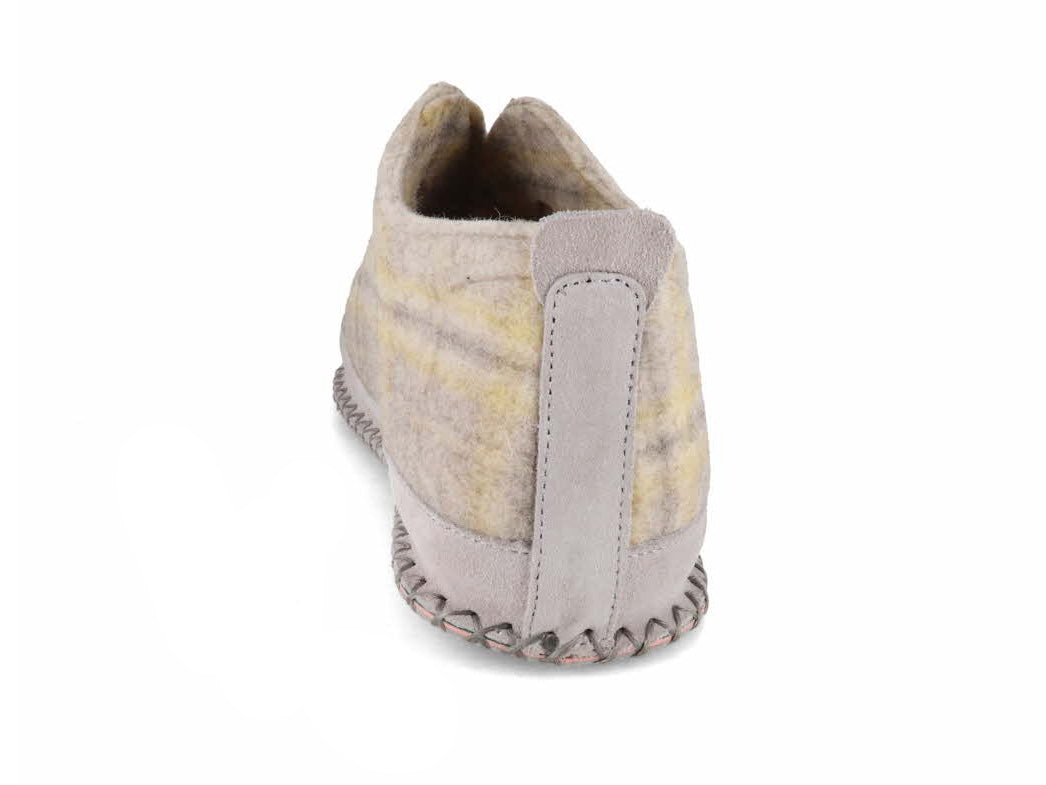 Tuffeln Urig beige plaid women's slippers, rear view