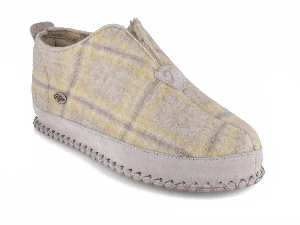Tuffeln Urig beige plaid women's slippers, front three-quarter view
