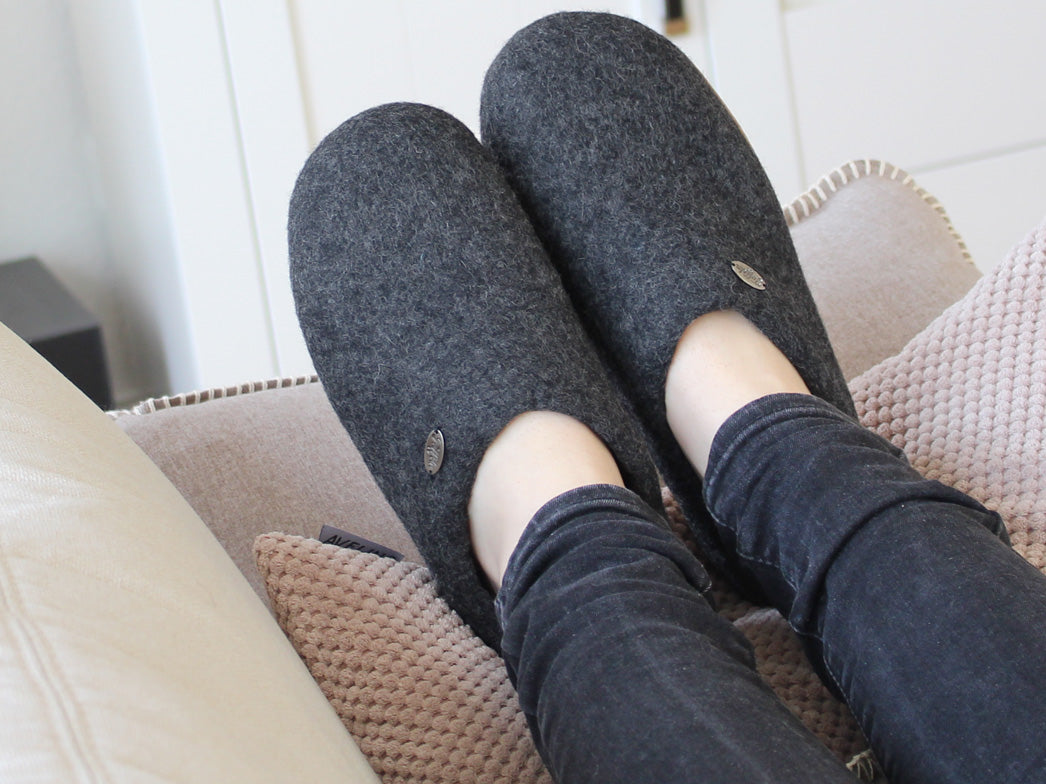 Tuffeln Pantuffel graphite felt slippers worn indoors