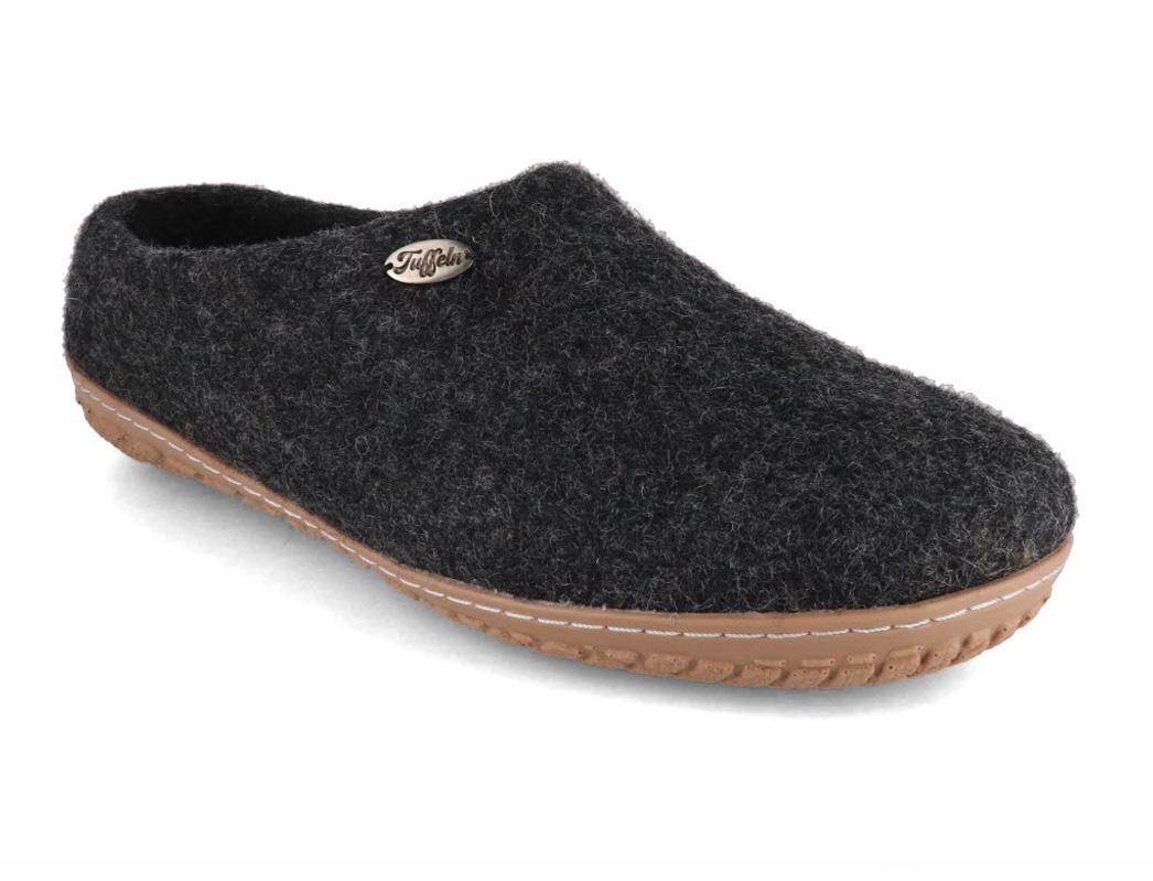 Tuffeln Pantuffel graphite felt slippers, front three-quarter view