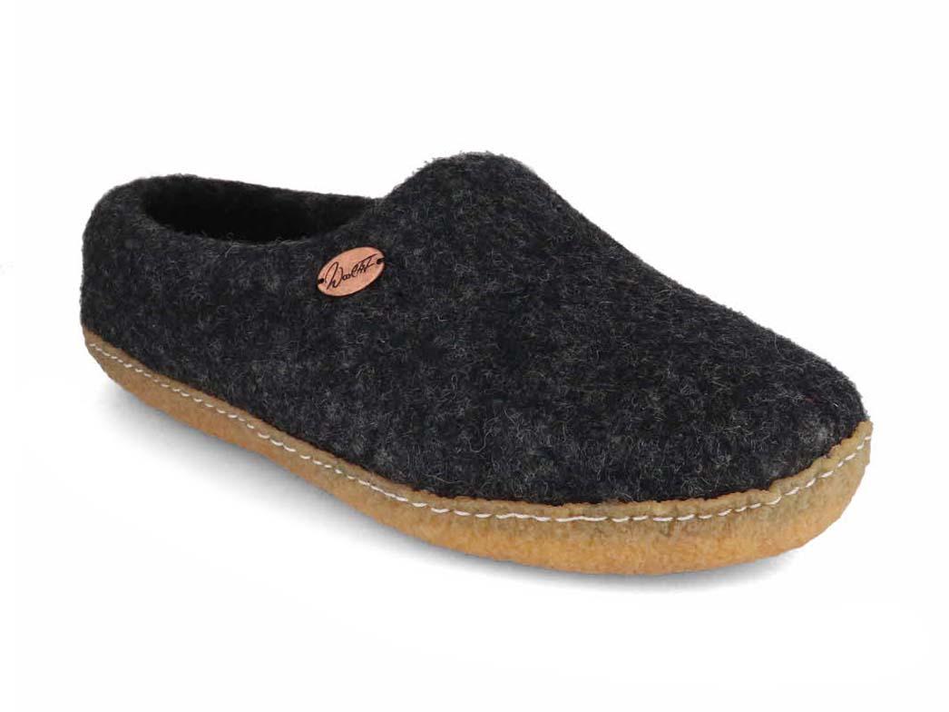 WoolFit Footprint Felt Slippers with Rubber Sole in Graphite, wool felt, front three-quarter view