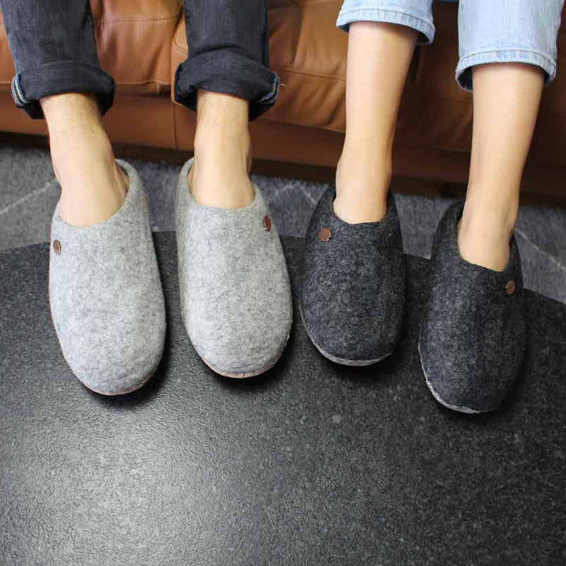 1 WoolFit-handfelted-Slippers-with-Arch-Support-Insoles--Vario-stone-grey