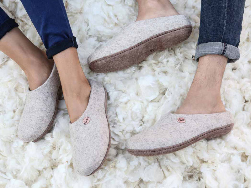 1 WoolFit-handmade-Felt-Slippers--Classic-beige